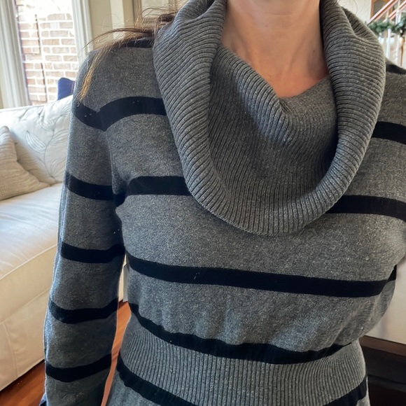 🎁 NWT Womens Medium Old Navy Striped Cowl Neck Sweater Dress - Picture 3 of 7